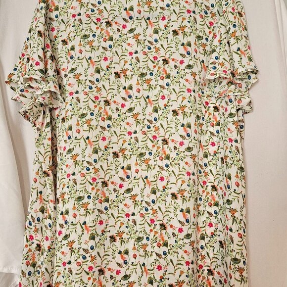 Rose + Olive Women's 1X Fall Florals Flutter Sleeve Smocked Shoulder Blouse - Picture 4 of 7